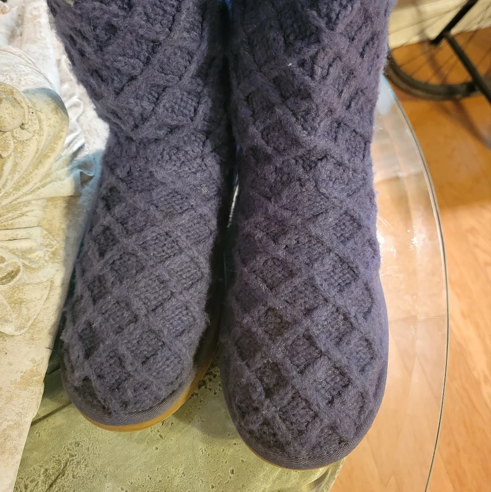 Ugg Lattice Tall Cardi Boot in Navy Blue. Size 7.  UGG S/N 3066.  # 346 - Picture 8 of 14